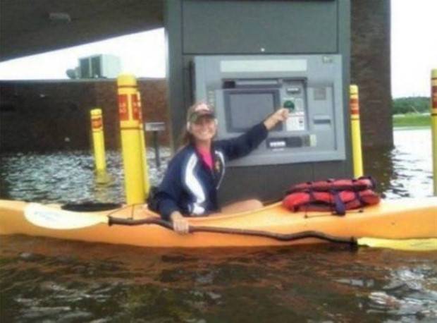 Eccentric Occurrences at ATMs (35 photos)