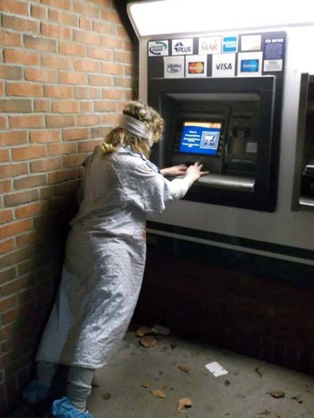 Eccentric Occurrences at ATMs (35 photos)