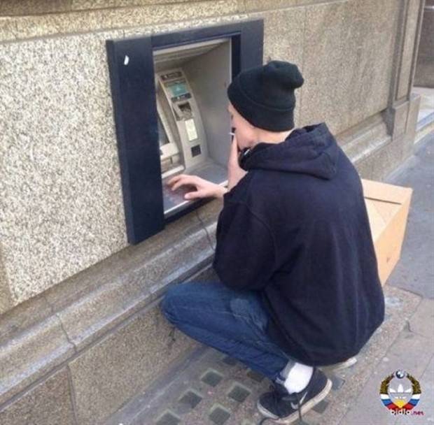 Eccentric Occurrences at ATMs (35 photos)