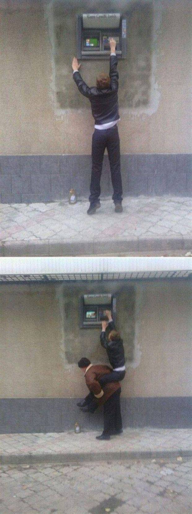 Eccentric Occurrences at ATMs (35 photos)