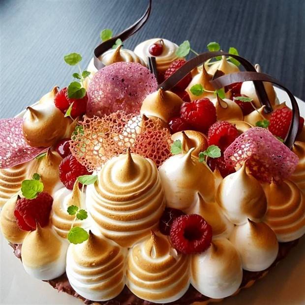 Edible Elegance: Captivating Creative Cakes (30 photos)