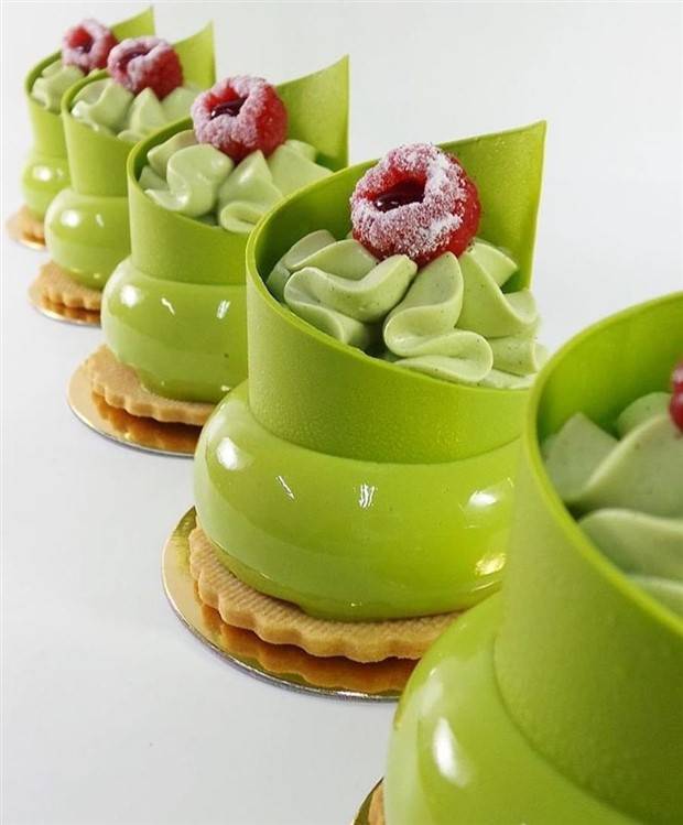 Edible Elegance: Captivating Creative Cakes (30 photos)