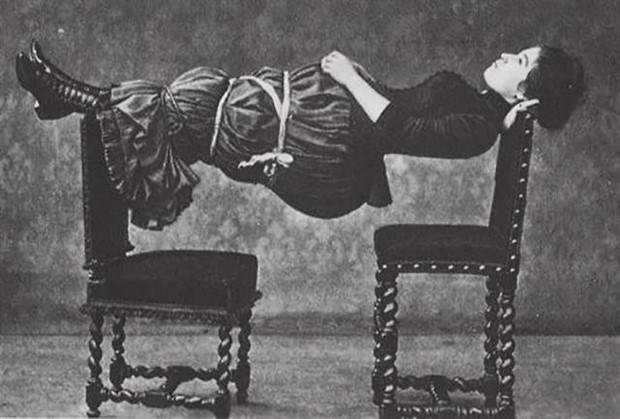 Strange Moments Captured in Vintage Photos