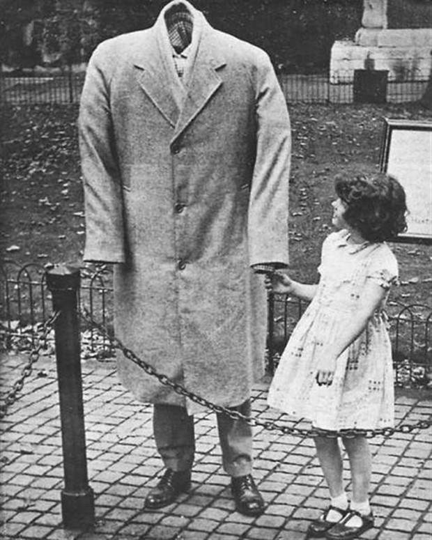 Strange Moments Captured in Vintage Photos