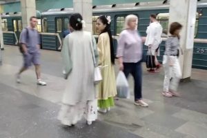 Weird Russian Subway Fashion #193 (27 photos)