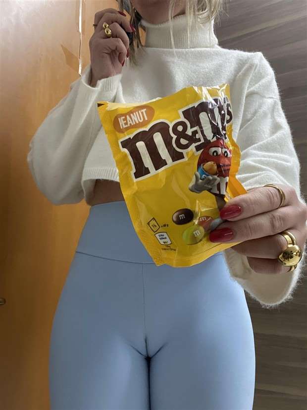 girls in tight yoga pants 12 Hot Girls in Yoga Pants #53 (26 photos)