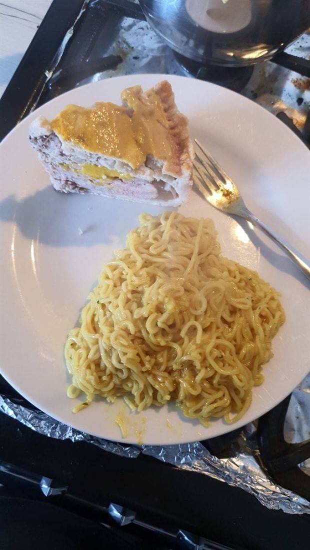 strange plates 26 Repulsive Plates That Defy Taste (29 photos)