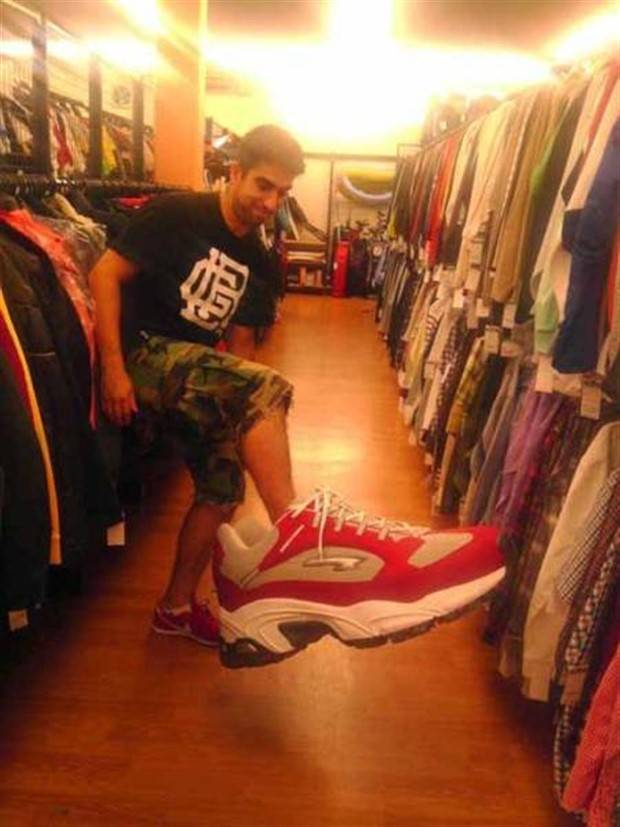 Strange Things Found in Thrift Stores #20 (27 photos)