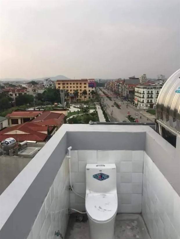 Funny and Unusual House Roof Designs (17 photos)