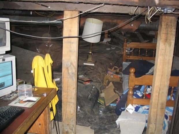 Hacker Dens from the Past (24 photos)