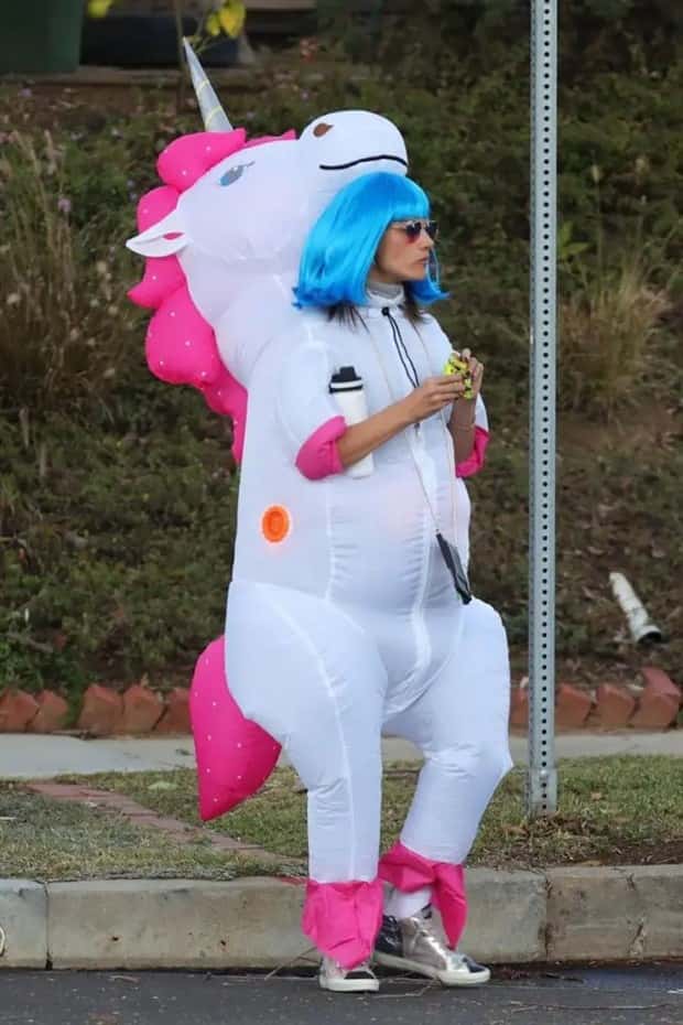 Welcome to Hilariously Strange Cosplay Universe (33 photos)