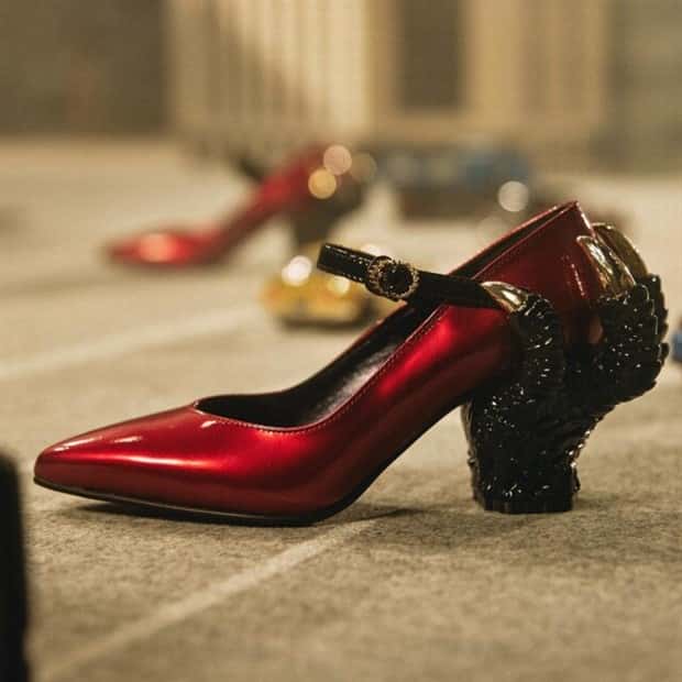 Extravagant Godzilla Shoes Capture Oscars Glory (10 photos)