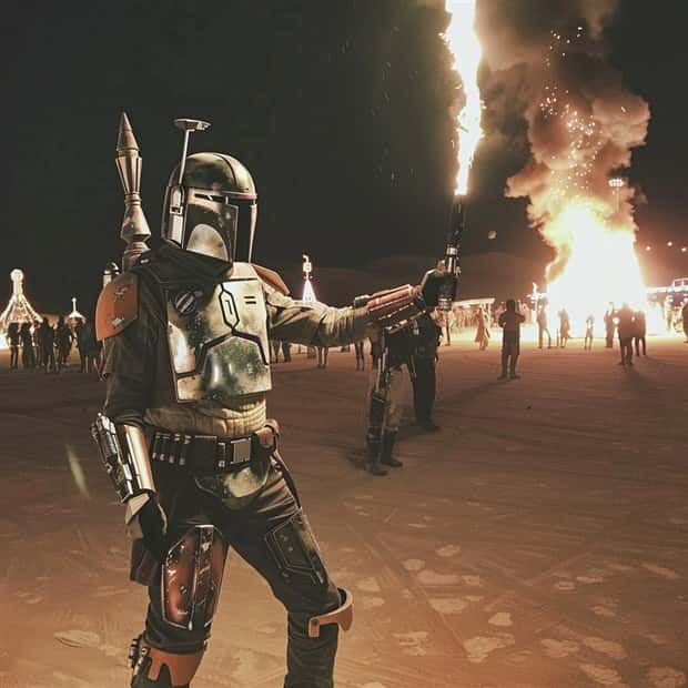 AI Blends Star Wars with Burning Man (22 photos)