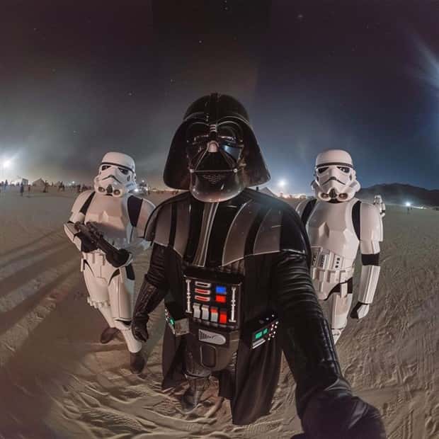 AI Blends Star Wars with Burning Man (22 photos)