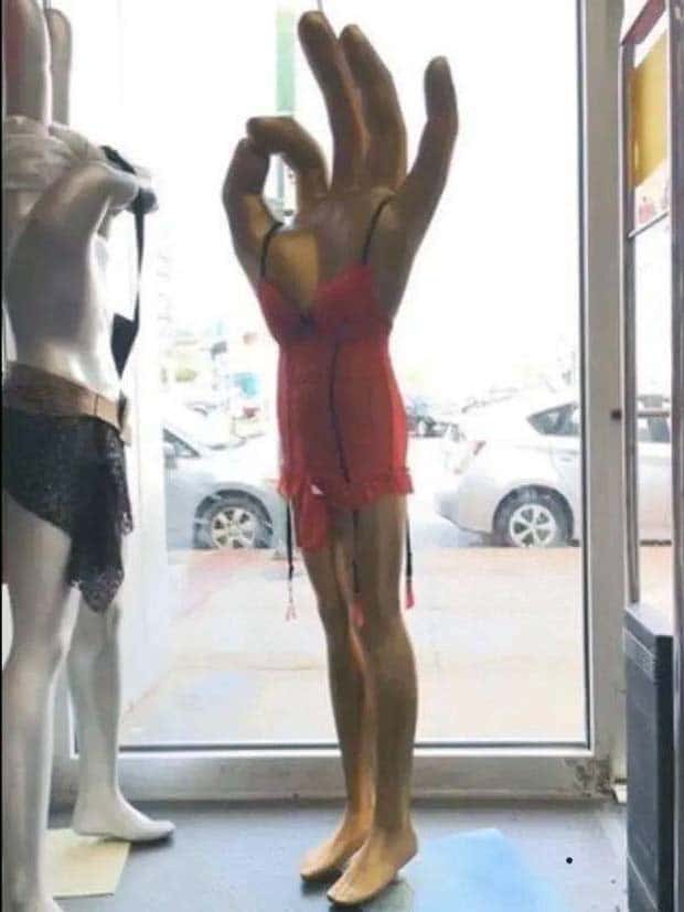 Strange Mannequins Baffle Everyone (21 photos)