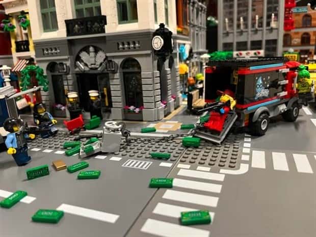 Amazing LEGO World #10 (24 photos)
