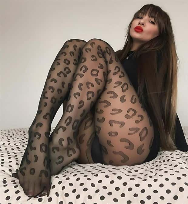 girls with sexy red lips 10 Hot Girls with Red Lips #21 (25 photos)