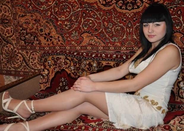 Russian Girls Love Carpets #2 (25 photos)