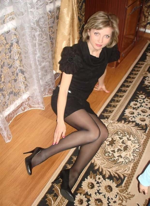 Russian Girls Love Carpets #2 (25 photos)