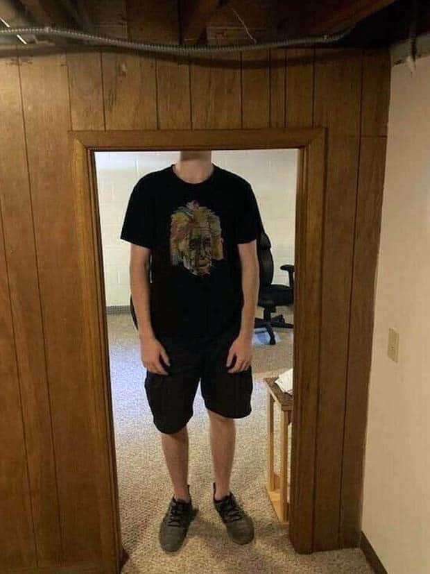 Unique Experiences Only Tall People Understand (25 photos)