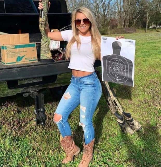 hot girls love guns 15 Hot Girls with Guns #12 (23 photos)