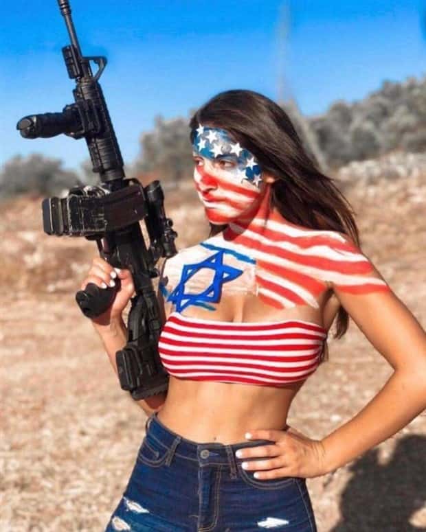 hot girls love guns 21 Hot Girls with Guns #12 (23 photos)