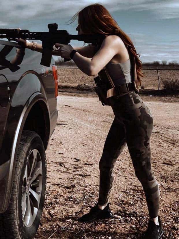 hot girls love guns 4 Hot Girls with Guns #12 (23 photos)