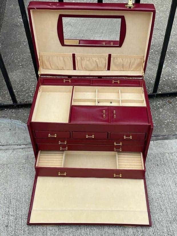 new york street treasure 19 Hidden Treasures of New York Streets (38 photos)