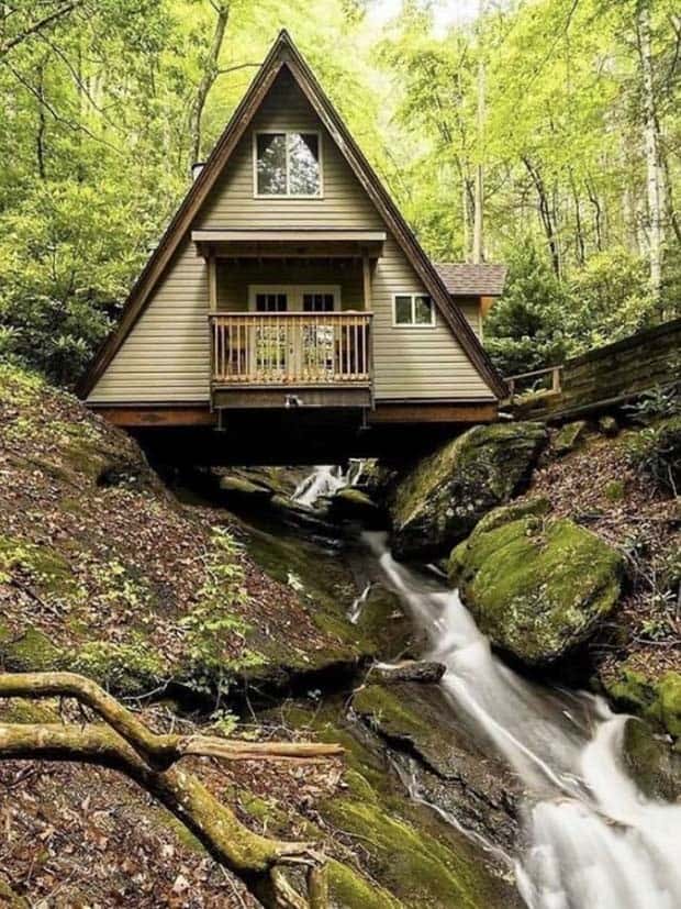32 Tiny Houses Showing Cozy Life (32 photos)