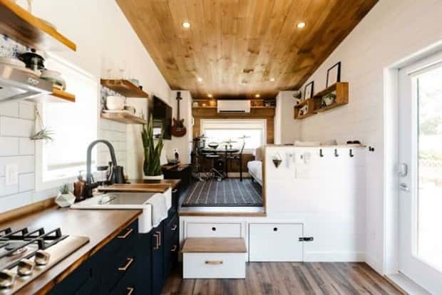 32 Tiny Houses Showing Cozy Life (32 photos)