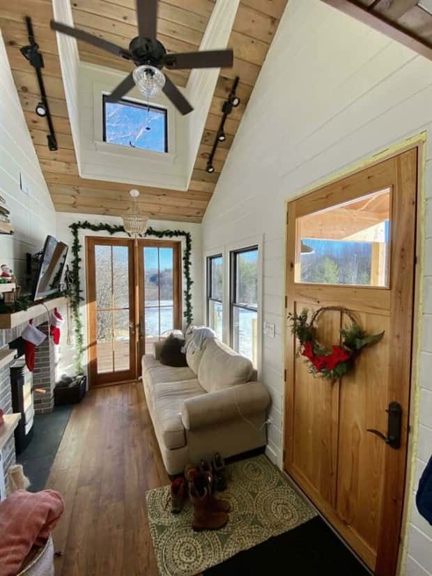 32 Tiny Houses Showing Cozy Life (32 photos)