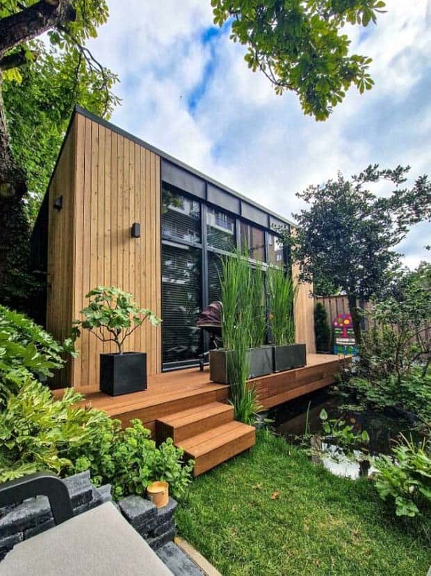 32 Tiny Houses Showing Cozy Life (32 photos)