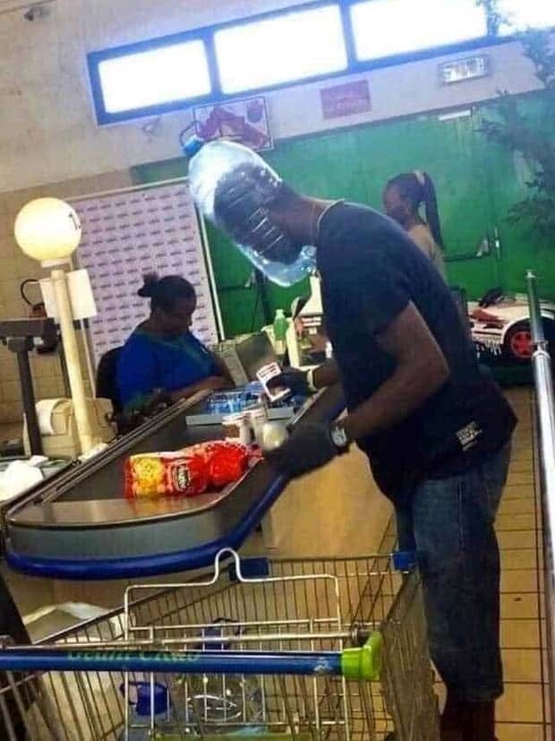 The 2020 Shopping Madness (25 photos)