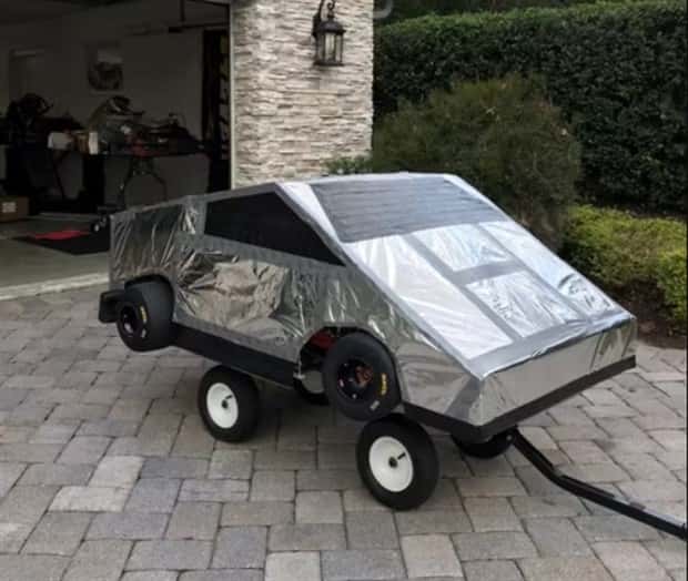 diy cybertrucks 21 24 DIY Cybertruck Creations (24 photos)