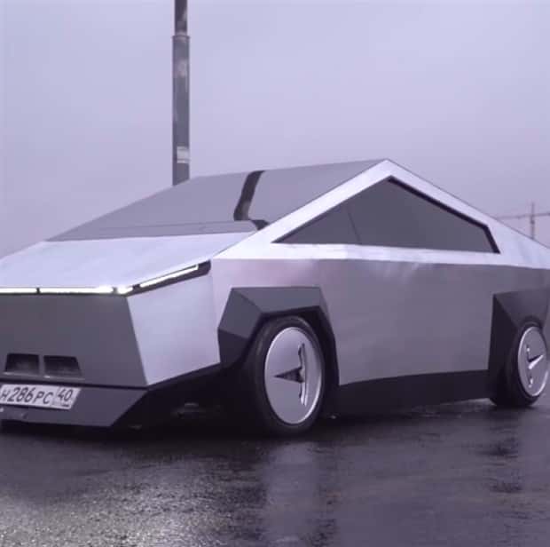 diy cybertrucks 22 24 DIY Cybertruck Creations (24 photos)
