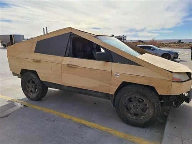 diy cybertrucks 7 24 DIY Cybertruck Creations (24 photos)