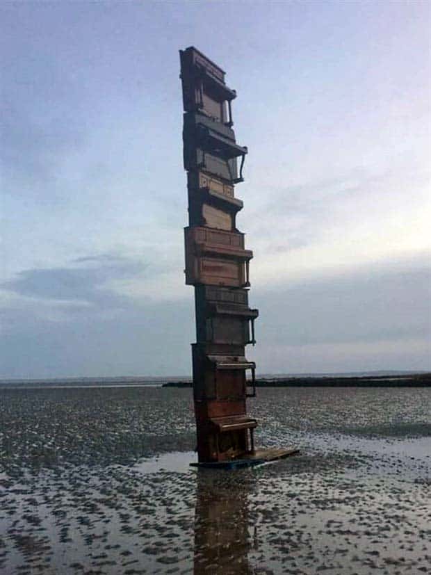 Unexpected Finds on Beaches (31 photos)