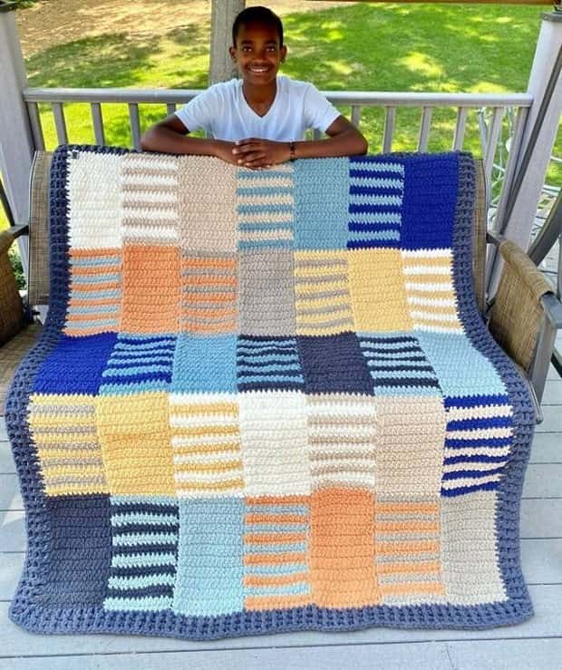 Jonah Larson crocheting 5 A Boy Turned His Hobby Into a Business (25 photos)