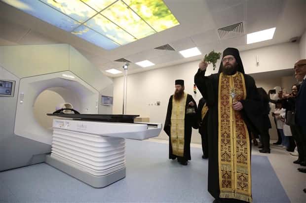 Orthodox Priests Blessing Weird Stuff (32 photos)