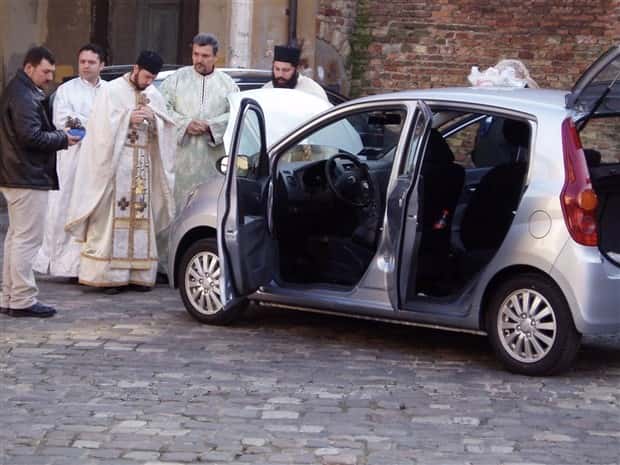 Orthodox Priests Blessing Weird Stuff (32 photos)