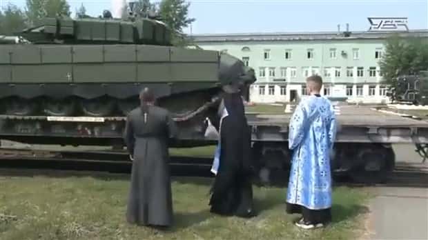 Orthodox Priests Blessing Weird Stuff (32 photos)