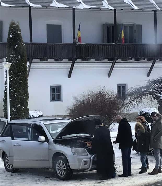 Orthodox Priests Blessing Weird Stuff (32 photos)