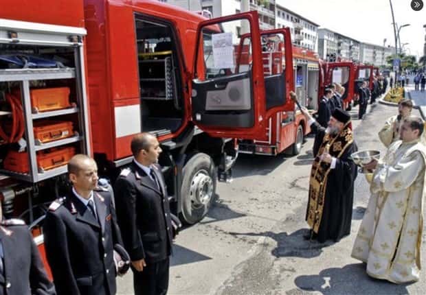 Orthodox Priests Blessing Weird Stuff (32 photos)