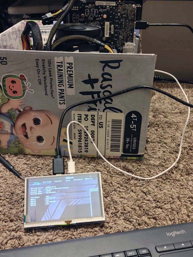 Unsettling Gaming Setups Exposed (43 photos)