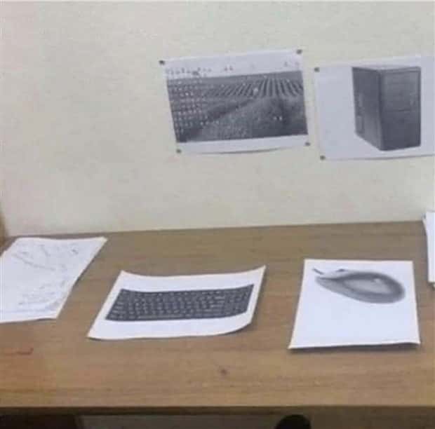 Unsettling Gaming Setups Exposed (43 photos)