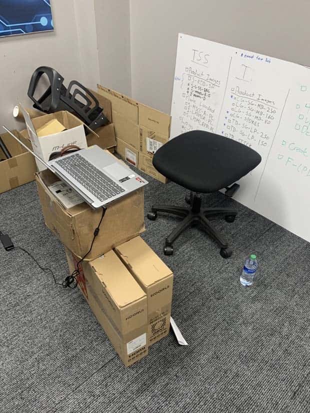 Unsettling Gaming Setups Exposed (43 photos)