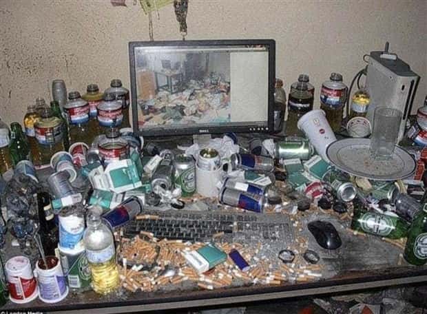 Unsettling Gaming Setups Exposed (43 photos)