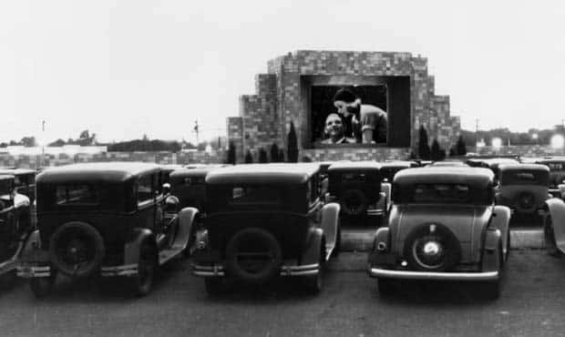 drive in movies 20 Nostalgic Photos of Drive In Movies