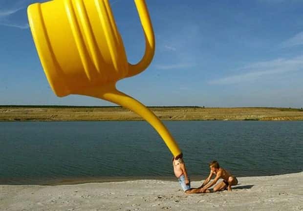 forced perspective 26 Forced Perspective Creates Stunning Illusions (28 photos)