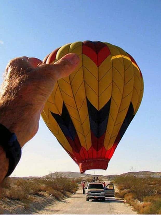forced perspective 7 Forced Perspective Creates Stunning Illusions (28 photos)